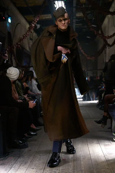 Look 12